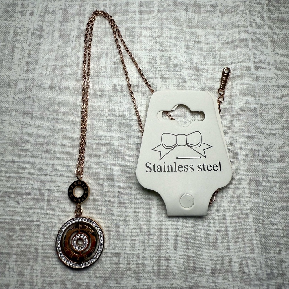 New Gold-Plated Stainless Steel Roman Numerals Pendant Necklace